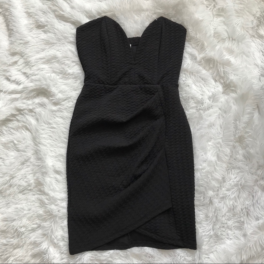 Strapless Deep V Textured Fitted Mini Dress